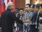 Saya Mendapatkan Banyak Pujian Ketika Menggunakan Baju Hitam