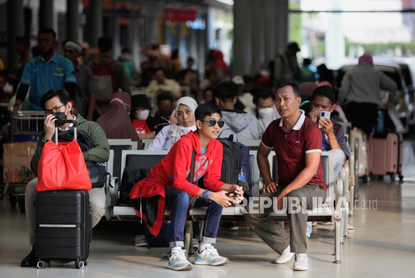 Perjalanan Kereta Menuju Jakarta Kembali Normal