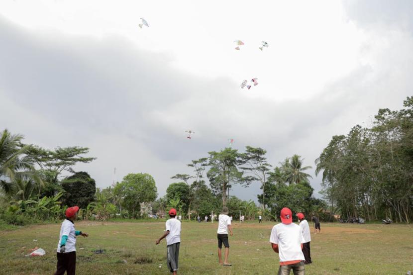 Komunitas Sopir Truk Bantu Ganjar Meriahkan Festival Banten melalui Lomba Layang-Layang