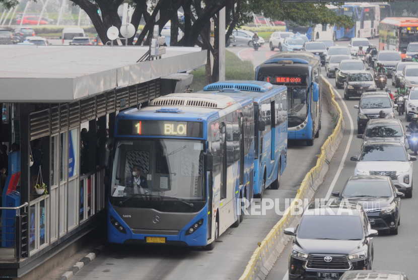 Transjakarta Menyediakan Bus Stop Baru di Halte Gatot Subroto untuk Proyek Revitalisasi