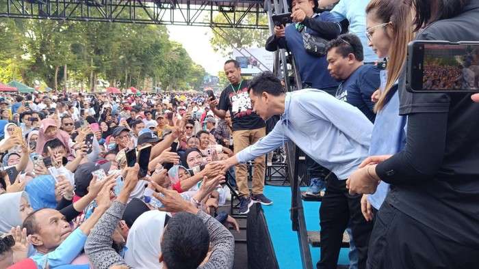 Gibran Hadiri Pawai Kesehatan Massal dengan Ribuan Peserta di Sulawesi Selatan