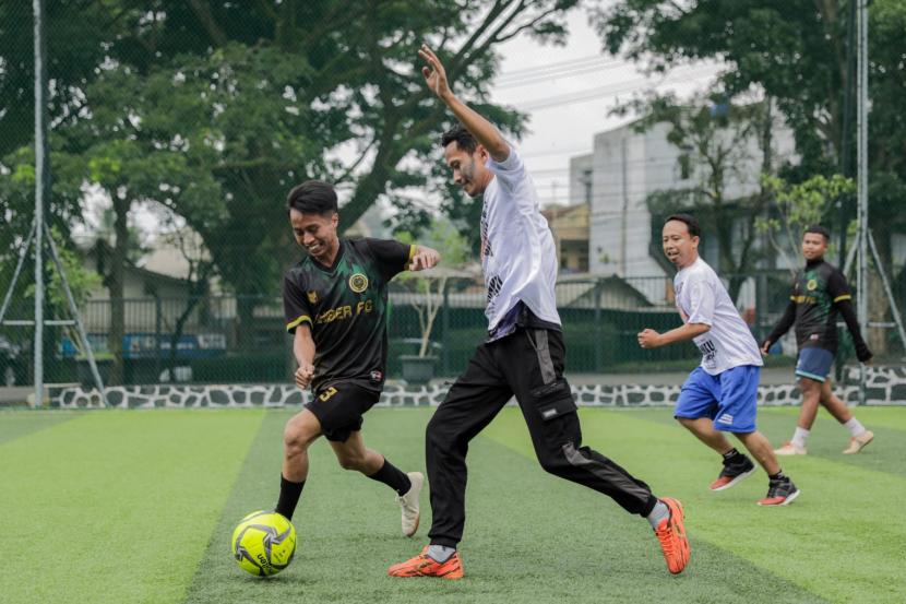 Ganjar Muda Padjajaran Mendorong Gayung Bersama untuk Hidup Sehat melalui Turnamen Mini Soccer di Sukabumi