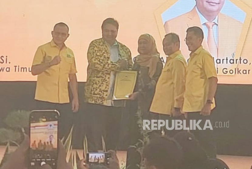 Partai Golkar Sahkan Penyampaian Surat Rekomendasi kepada Khofifah Sebagai Calon Gubernur Jawa Timur Tahun 2024