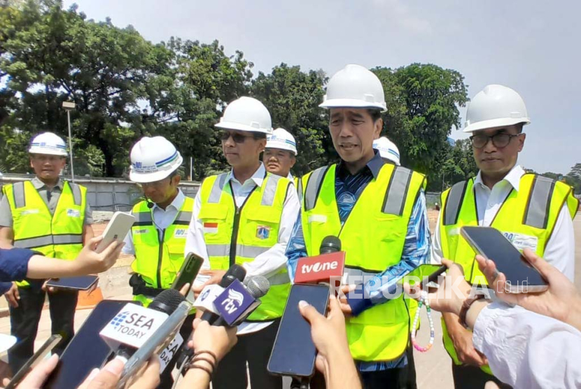 Jokowi Berencana Membuat MRT Fase 2A Beroperasi pada Tahun 2027