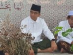 Anies Berkomitmen Melanjutkan Perjuangan dengan Ziarah ke Makam Kiai Bisri