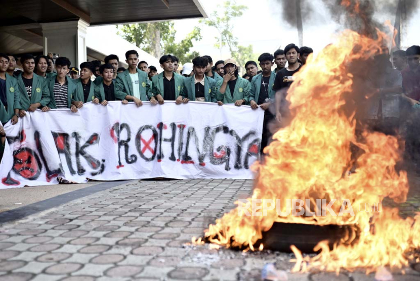 Aksi Mahasiswa Aceh Mendunia dengan Membantu Pengungsi Rohingya dan Respons Mahfud