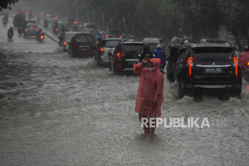 Sejumlah Provinsi Dilanda Hujan Lebat dan Angin Kencang Hari Ini