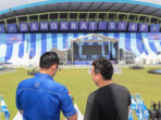 Kampenye Prabowo di Stadion Gajayana Diikuti oleh Banyak Pendukung Demokrat Meskipun Hujan Turun