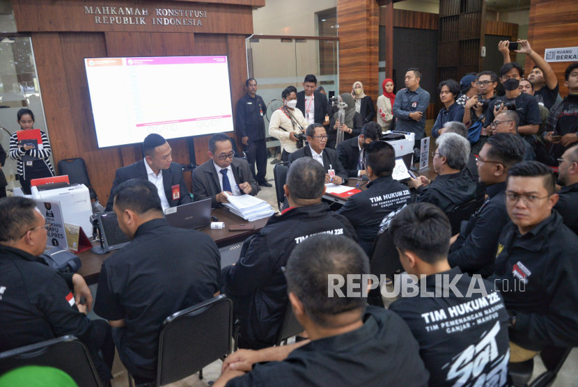 Ganjar-Mahfud TPN Prepares 30 Witnesses and 10 Experts to Face Trial in MK