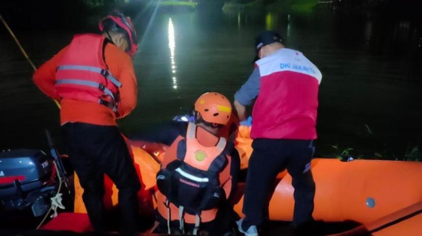 Jasad Anak yang Tenggelam Saat Berenang di Kelapa Gading Telah Ditemukan