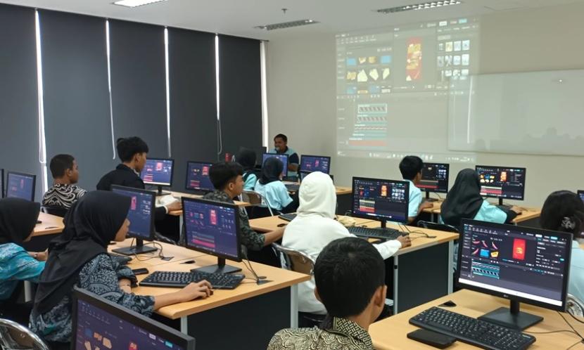 Workshop Keterampilan Edit Video Komprehensif diselenggarakan oleh Universitas BSI dan P4