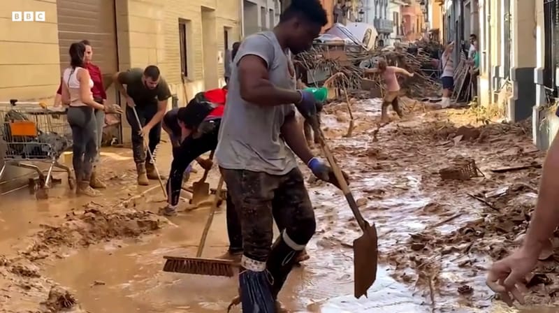 158 Orang Tewas dan Ratusan Terlantar Akibat Banjir Terburuk di Spanyol