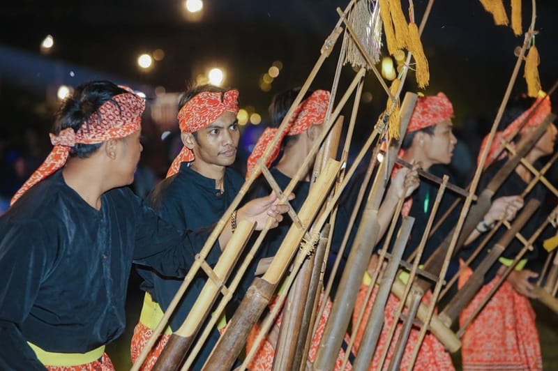 Mengenal Angklung Harmoni Bambu yang Mendunia