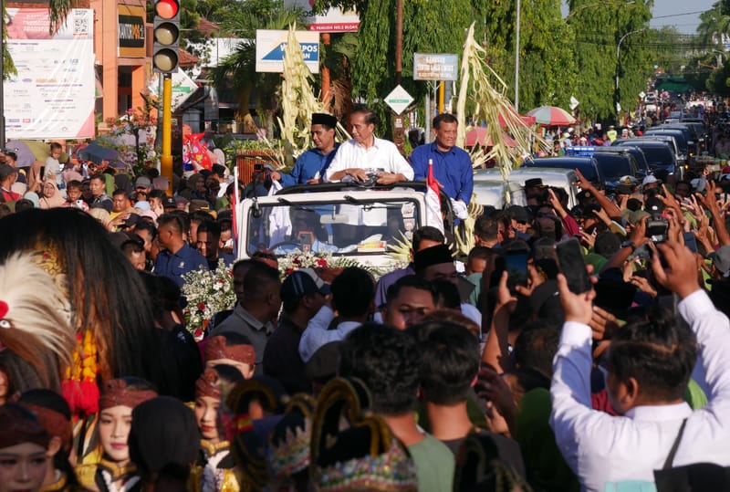 Jokowi Kampanyekan Ahmad Luthfi-Taj Yasin Maimoen di Blora dan Grobogan