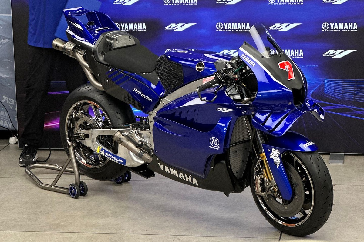 yamaha-factory-racing-v4.jpg